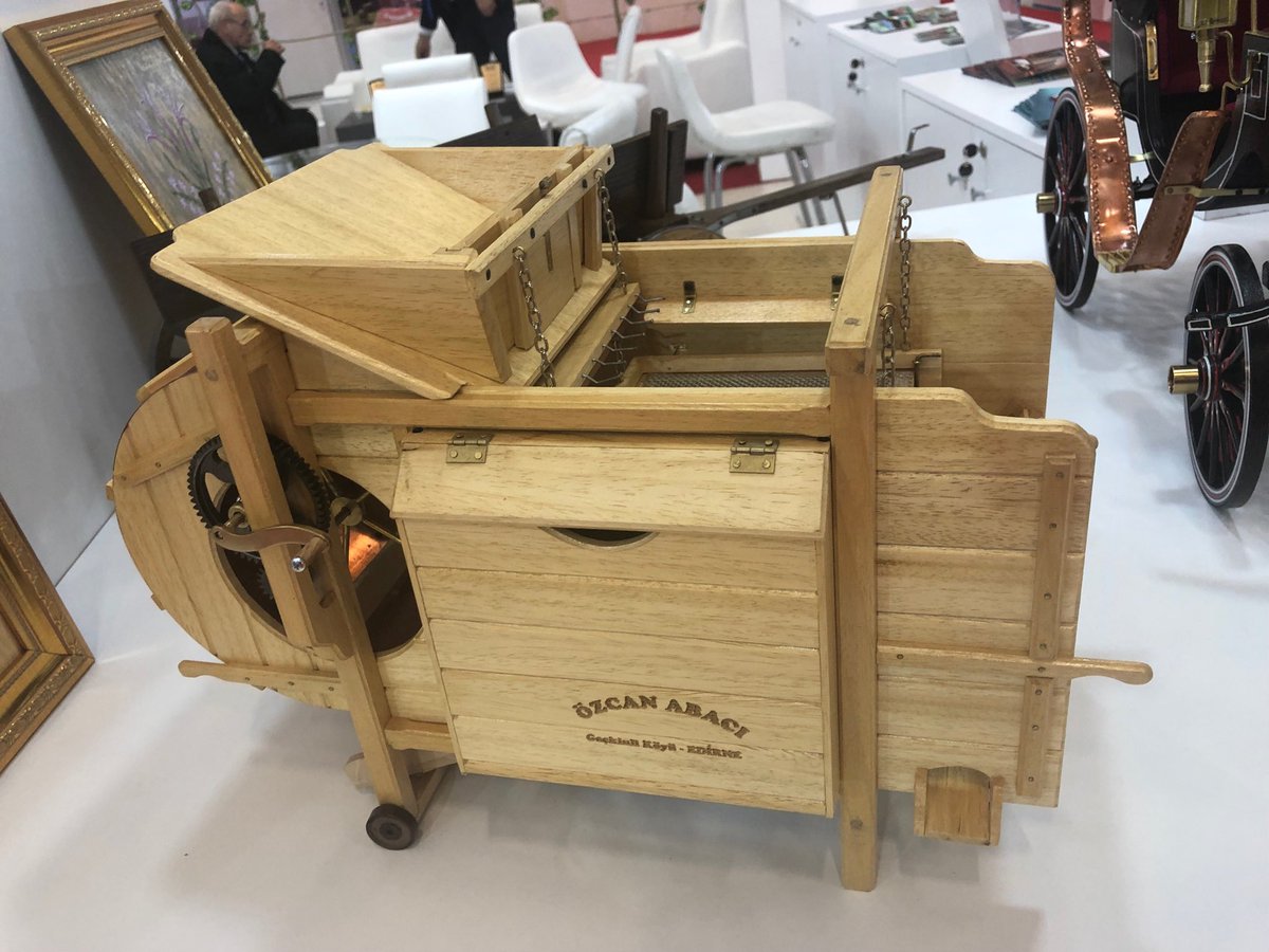 aynurayaz's tweet photo. #Emitt2019 @edirne_valiligi @Edirne_Kultur Saygıdeğer İl Kültür Müd. @AhmetHacolu ‘na bizleri standında ağırladığı, önemli bilgileri aktardığı ve hoşsohbeti için teşekkür eder, ziyaretçi sayısı iki milyonu aşan #Edirnemize yolunuz düşsün deriz👍😉😇💫 https://t.co/PB2kfc66Rt