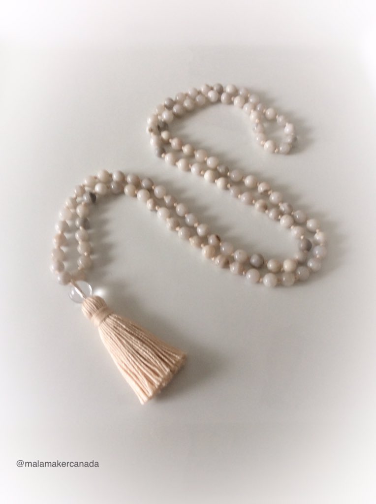 malamakercanada's tweet photo. On Top of The World Mala #selfesteem #necklace #mala #malamaker #etsyjewelry #etsyshop #beads #boho #confidence #agate #quartz #handknotted #ottawa #canada #accessories #yoga #gemstones https://t.co/rSBFIk6lHc