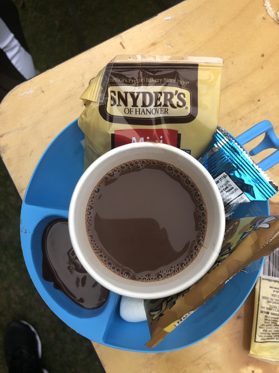 adouglas_0298's tweet photo. Yβall were kinda wrong for all those hills. π But made up for it with the chocolate. Great run! Think I PRd at that distance even with the hills! Woot!!! ππ»ββοΈ π« #IRunForBling #HC15K https://t.co/ok5ZxaCd1C