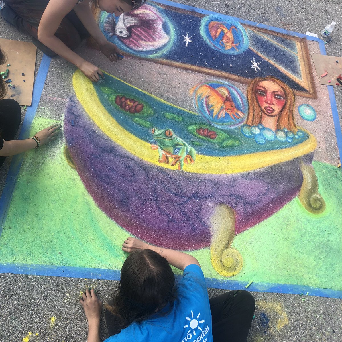 CeramicsESTERO's tweet photo. @EsteroHS students participating at #chalk block @ArtFestFtMyers https://t.co/6CUEj8VNB3