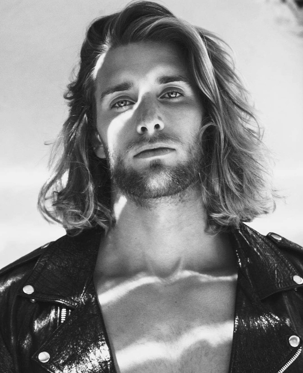 HairsPoint's tweet photo. An important factor that hinders hair growth is an improper diet, which is deficient in vitamins, proteins minerals, and amino acids. As hair is primarily made up of proteins, your diet must be rich in proteins.
https://t.co/Hoe5pnyu77
#hair #hiarloss #haircare #hairmen #hairlice https://t.co/mRNuHo3wcy