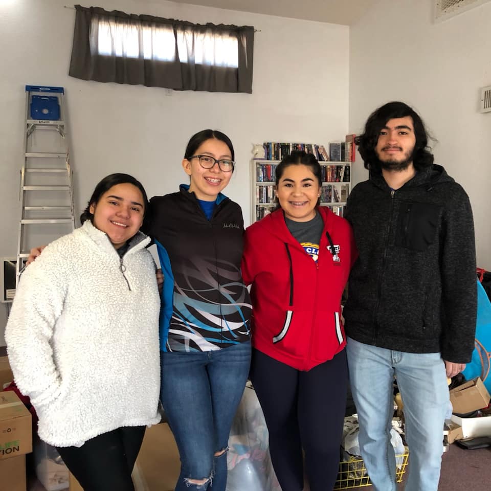 MECHS_Key_Club's tweet photo. Members participating in today's service project helping sort donated items for candlelighters and immigrant families 🗝 https://t.co/O11EwE3vvh