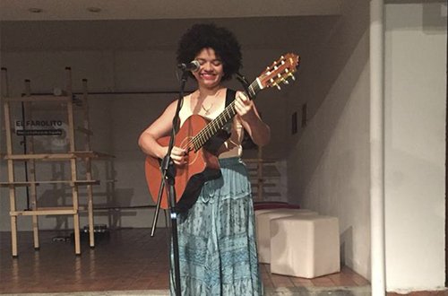 Ceshia Ubau es una de las artistas jóvenes nicaragüenses, su carrera estaba progresando poco a poco, pero la crisis llegó para cambiarle los planes 🎶🎤

Conocé su historia:

bit.ly/2Ln3gmc 👈