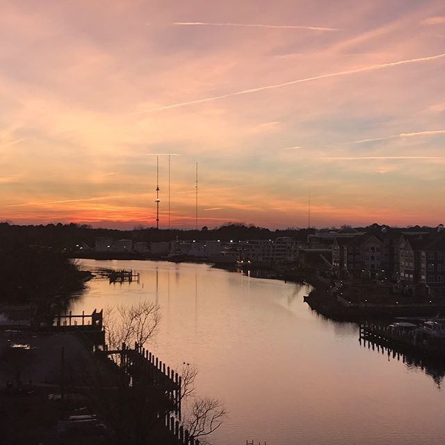 MrsDavis524's tweet photo. Sunset from the penthouse. ❤️ #DTSBY #nofilterneeded https://t.co/f7aYEquBLs https://t.co/ZPZAmPi8J6