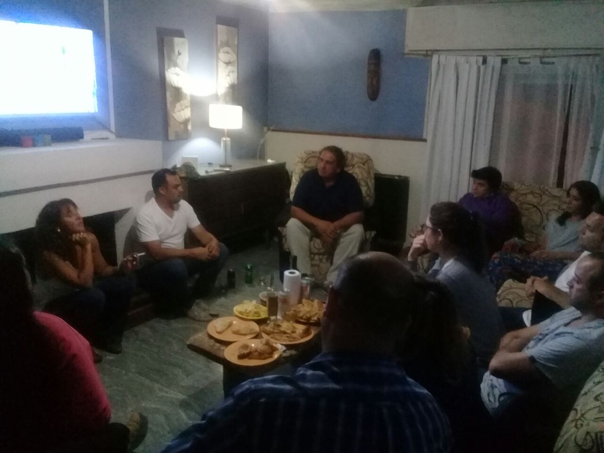 Reunidos en Esquel y sumando nuevas voces a #JuntosParaChubut , escuchando nuevas ideas y dando a conocer nuestra forma de trabajo #ChubutGanaSiEstamosTodos
@CHECHU0405
@_pamecm
@PaludiErica
@canumil_silvana https://t.co/HfU5NQAFnr