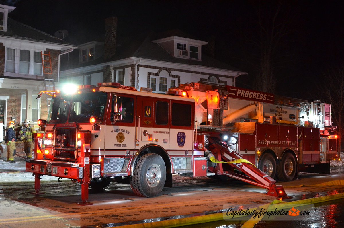 ProgressFire32's tweet image. The Truck Company operating on a recent fire in Paxtang Boro as the 1st Due Truck. Photo Credit: capitalcityfirephotos.com    #Progressfire #Tower32 #Aerialscope #Seagrave
