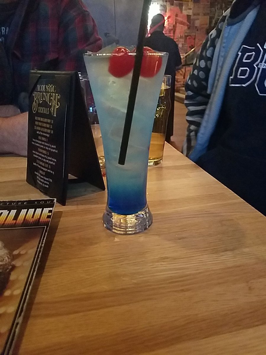 TylerAWhite's tweet photo. Sitting at @Rockit bar here in Chicago, keeping warm, sipping on a "Bomb Pop" the adult and kid in me are ecstatic https://t.co/4uJCCO0Iej