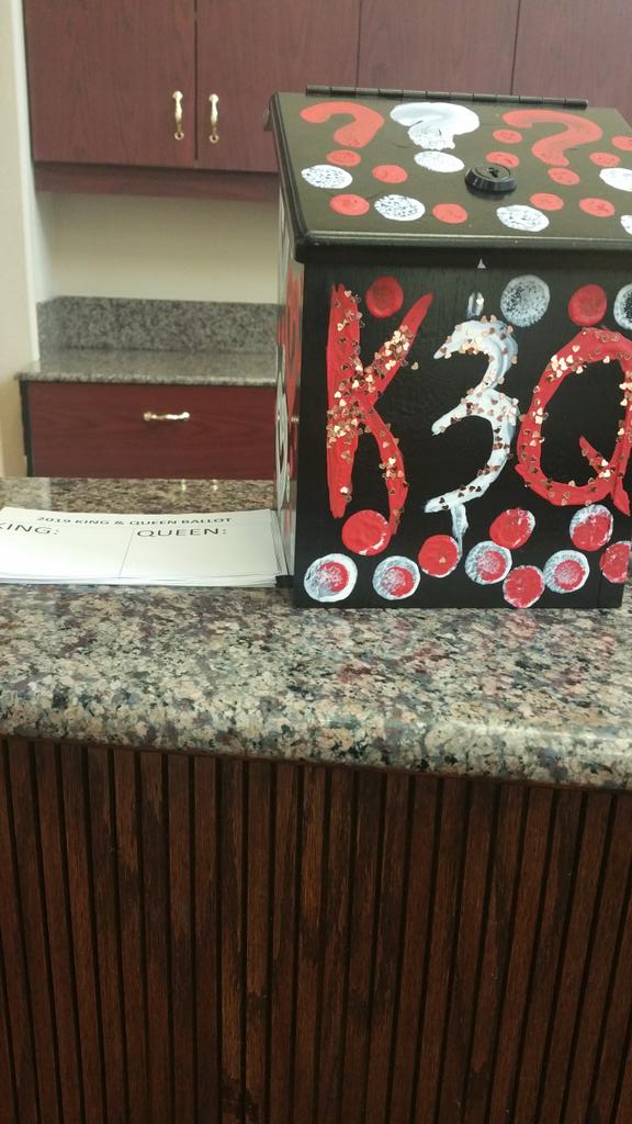 CallahanVillAD's tweet photo. It's that time of year again @Callahanvillage to vote for King &amp; Queen court!!!! Hurry in and get your votes in! #FrontierCulture #SeniorLiving #ValentinesDay https://t.co/rRWFwsbc8w