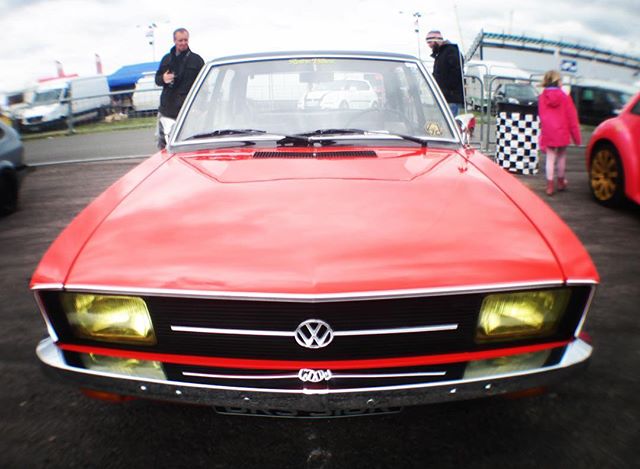 boydsofbedford's tweet photo. VW K70 at Santa Pod a few years back. A rare and very cool beast #vwk70 #vw #amberlenses #rarevw #classiccar #vwsaloon #dubforlife #santapod #classicvw #watercooledvw #customvw #lowandslow
📸 https://t.co/Ht7knqzVFy https://t.co/yOqc3MrUCT
