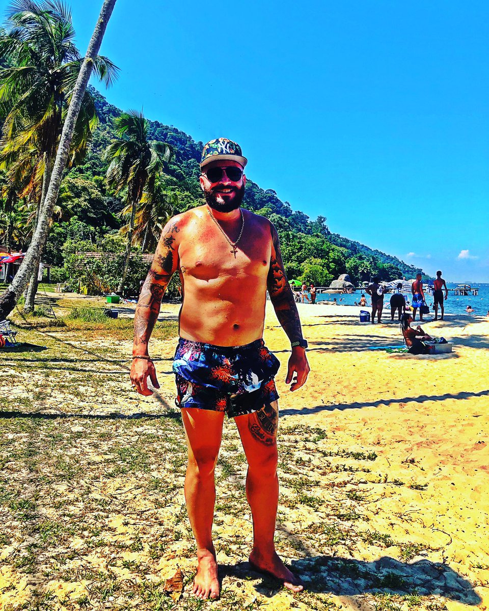 charazito11's tweet photo. Um gordinho desses, bixxxxoooo!
#CadaumcomsuaSorte 🍀 #IlhadaMadeira #Praiou https://t.co/DqtFrrxAZ5