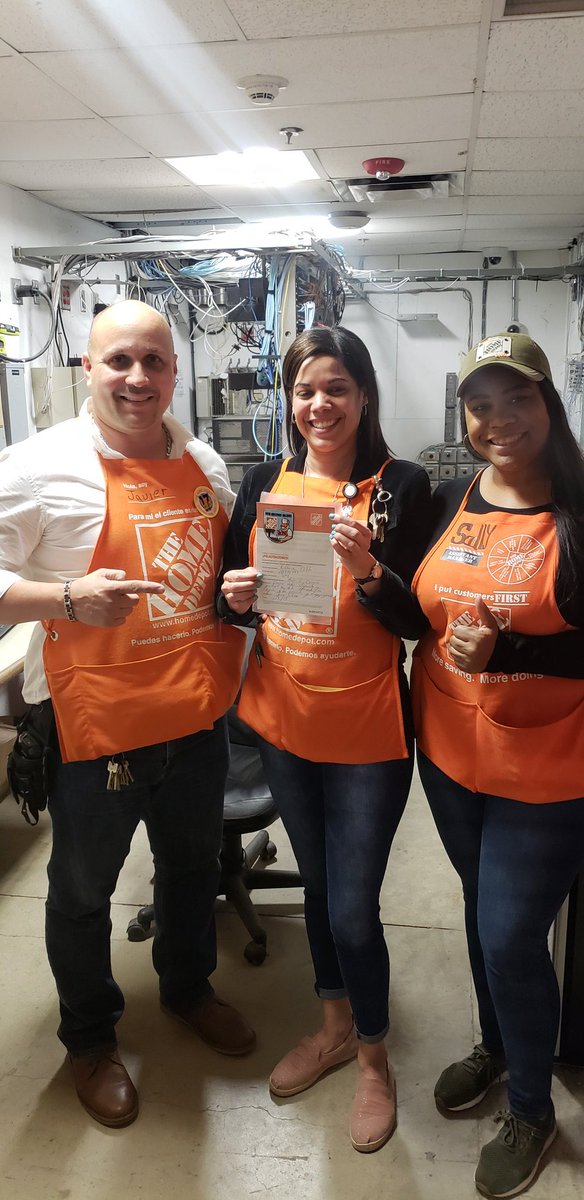 Reconocimiento Javier Asm. Katy Front end Sup. Por su compromiso y hacer lo correcto.