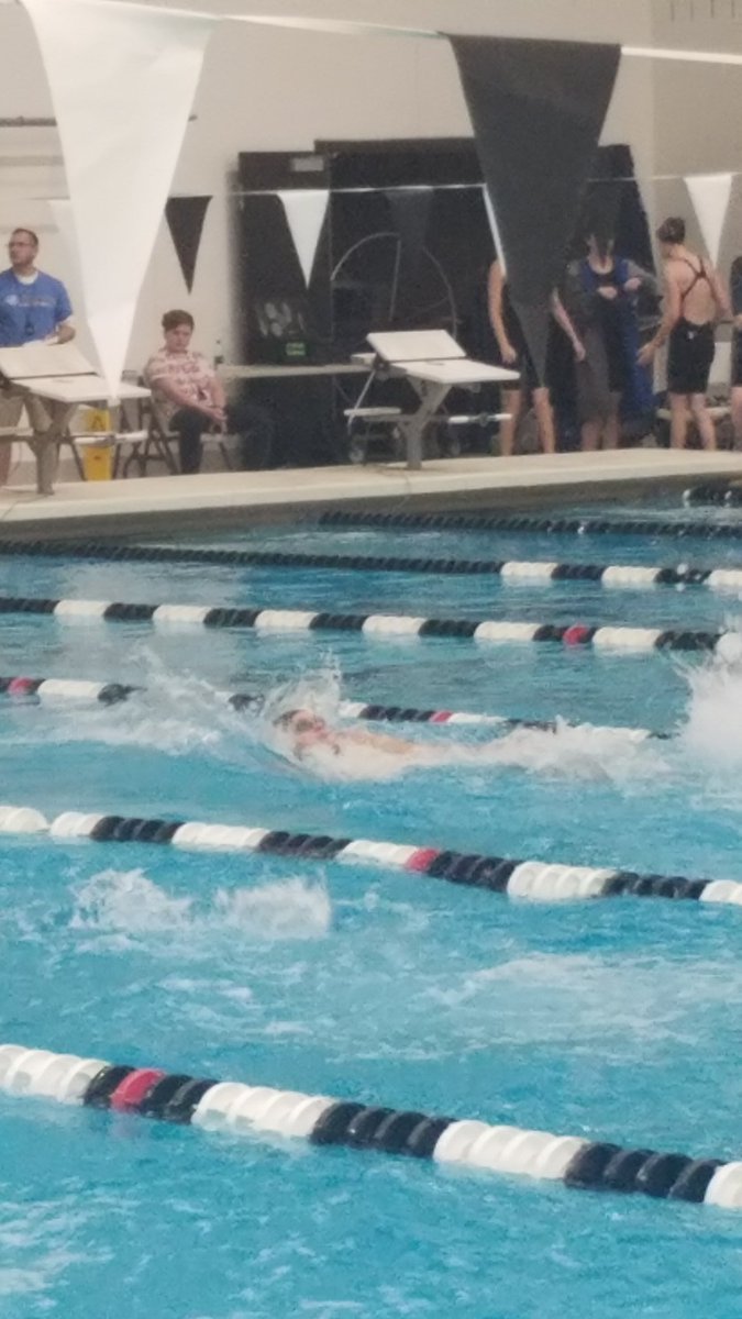 BSHS_SDManagers's tweet photo. Great job girls! In event 1, heat 1, the girls take first with a time of 1.54.27. The swimmers were Jenna Wright, Annemarie Rehbein, Gracie Lefholz, amd Shaedyn Read. https://t.co/Apq6uTgoIR