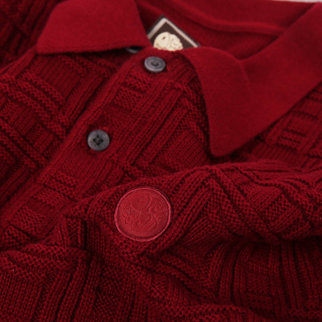 Our favourite short sleeved knitted polo. Just landed in brand new colours for Spring: Shop now bit.ly/2HWZdiq