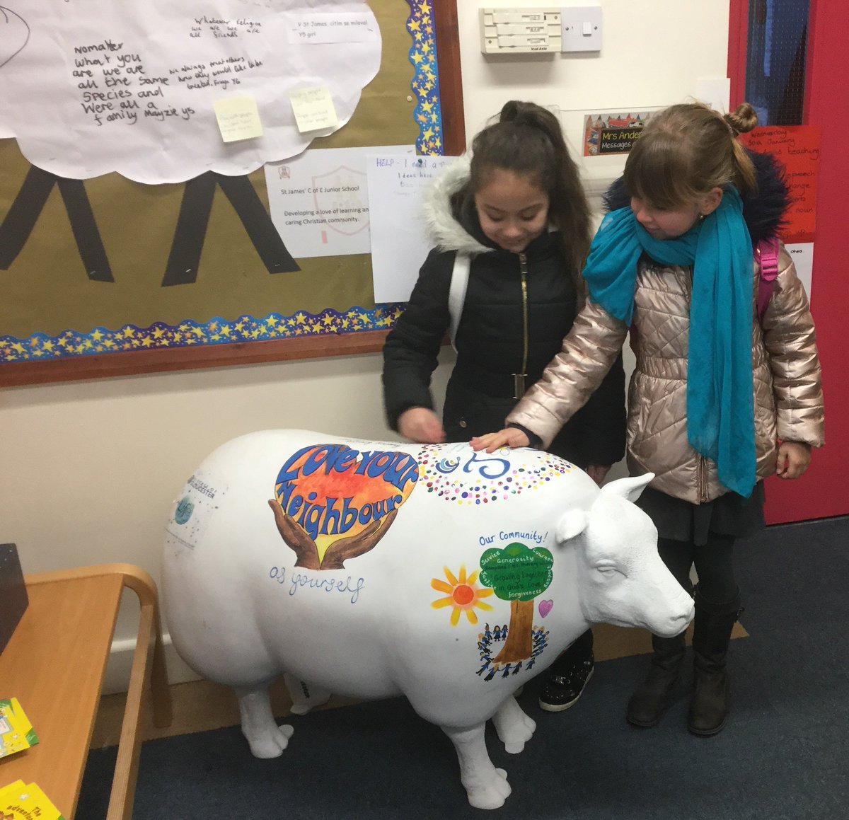 StJamesJuniorS1's tweet photo. Look who joined SJJS on Wednesday.  Baaa-rton is settling in well. #sheep #GoodShepherdProject
@glosdiocschools @GlosDioc https://t.co/AuzsQNP3GC