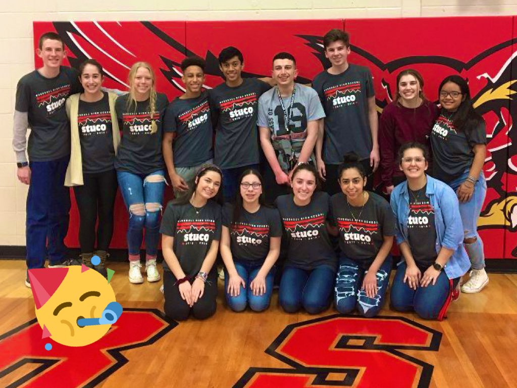 Mrs_Library's tweet image. #StuCo hosted a FANTASTIC Trivia Night for Cameron. It was such a blessing having Cameron w/us. I’m proud to work w/such a wonderful group of young people. BTW, there are more hard workers not pictured here that helped make this event a SUCCESS! #OwlPride