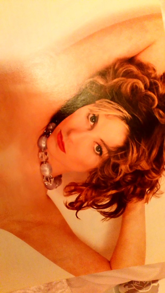 Hi guys. Who would like to bid on my very first set ever published. Sweet 19...This is a Club set signed by me. Xx