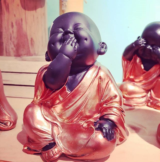 Pepperfull9's tweet photo. I love this little Buddha baby 🤗
.
.
.
#speaknoevil #buddha #buddhism #happy #thelittlethings https://t.co/eHJqN1Lz7B
