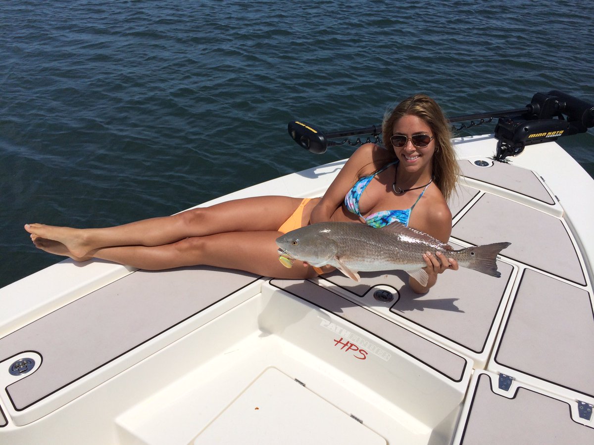 FIFRTV's tweet photo. Show us your favorite fish pose!
@ofishalinsider @CostaSunglasses @mbgboats
#strikeapose #redfish #girlswhofish #SeeWhatsOutThere #anglerdriven https://t.co/pk1rShbOhs