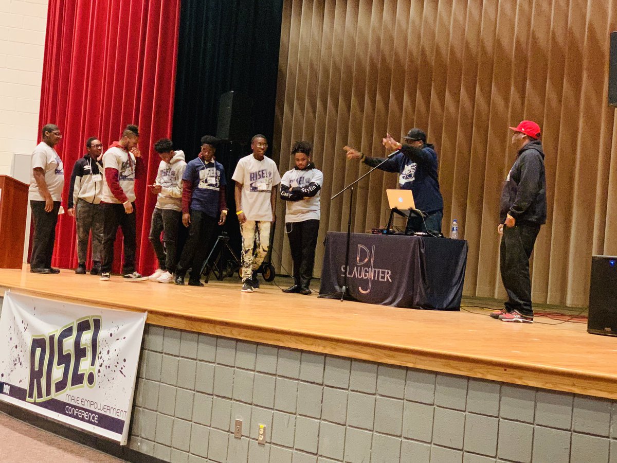 FeliciaFBarnett's tweet image. What an amazing ending to the #nnpsRISE Male Empowerment Summit! The Cypher Challenge! Spitting bars of POSITIVITY!