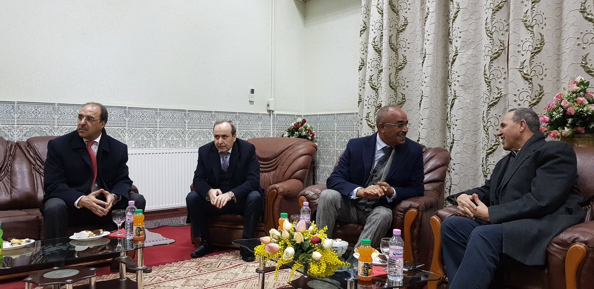 WTipasa's tweet photo. حضور كل من السادة وزير الداخلية نور الدين بدوي، ووزير الثقافة عز الدين بدوي، وزير الصحة السكان مختار حسبلاوي، في الحفل الفني الأندلسي بالقليعة #تيبازة حيث كان في استقبالهم والي الولاية السيد محمد بوشمة. https://t.co/nOGVK9Tn9C