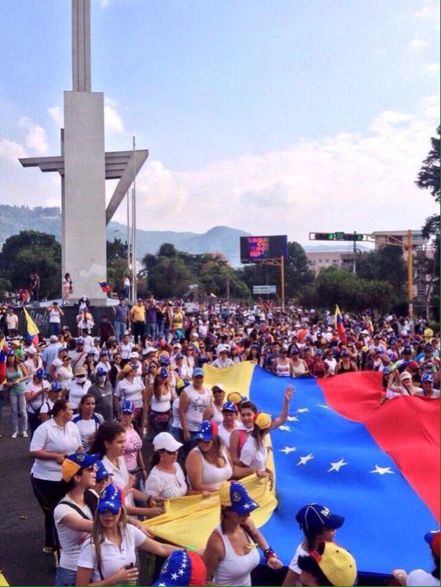 ProyectoRoraima's tweet image. De Venezuela para el mundo! El Táchira es la cuna de la libertad de Venezuela y hoy lo grita a los cuatro vientos porque #ElMundoEstáConVzla #VenezuelaEnLaCalle @Tespis @LatinoEvents