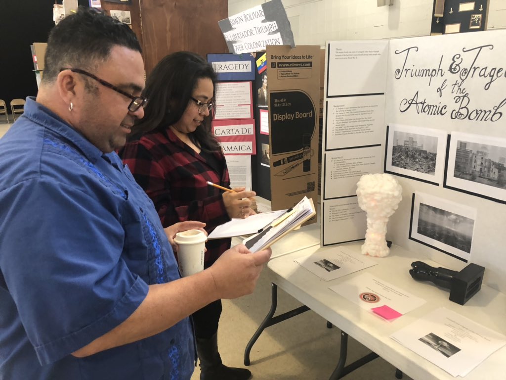 CHS_GATE's tweet photo. History Day at Chaffey! Judges evaluating some amazing displays. 🐯😃#tigernerds #chswicor https://t.co/kG0kCswDLT