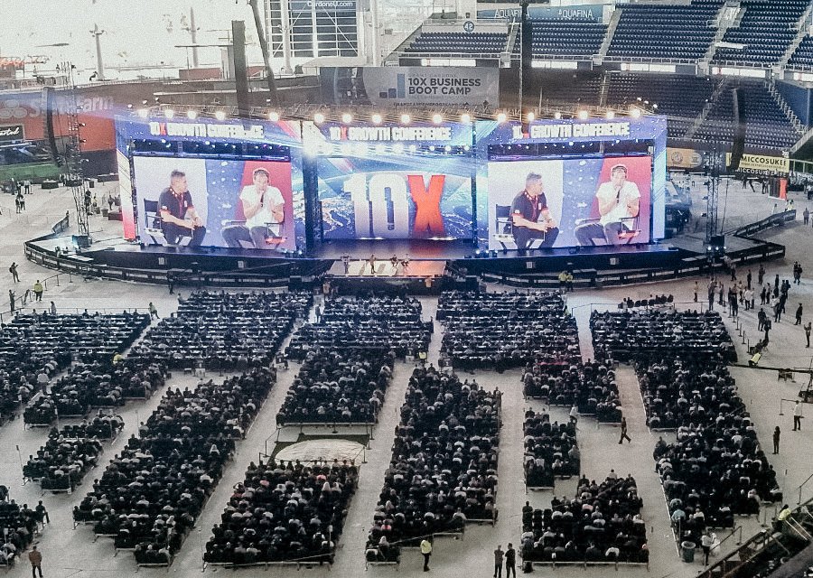 exodusglbl's tweet photo. We were super inspired by @the100MileMan yesterday during his presentation at #10XGrowthConference #10XGrowthCon 
"If you don't have a seat at the table - make one!" This quote is GOLD! https://t.co/Vuo98WEVcz