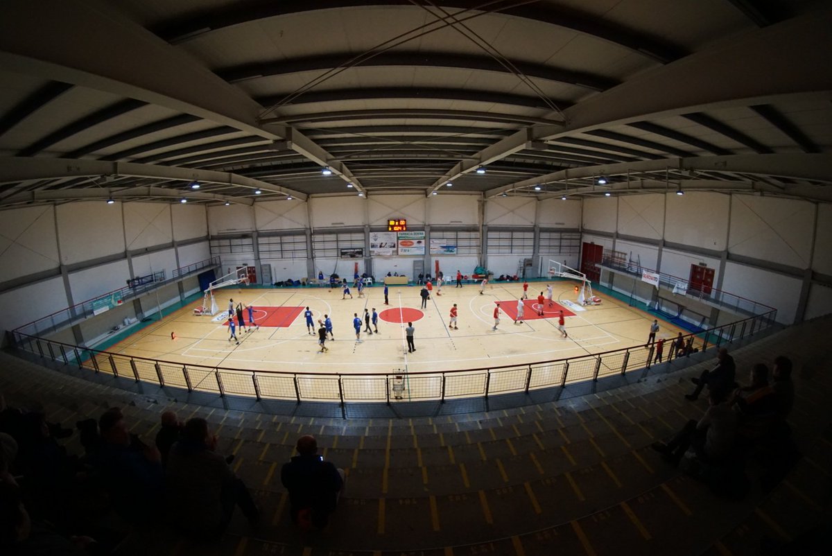 liguriaaspicchi's tweet photo. In diretta dal PalaCUS per la sfida salvezza di #SerieD tra la #SCAT di coach #Toselli e dei giovani del @CusGenova e il #BlueSeaLavagna di coach #Carbonell 🏀

Highlights in settimana 🎥

#comenonlavetemaivista
#comenonlavetemailetta https://t.co/h8M3j9rSCq