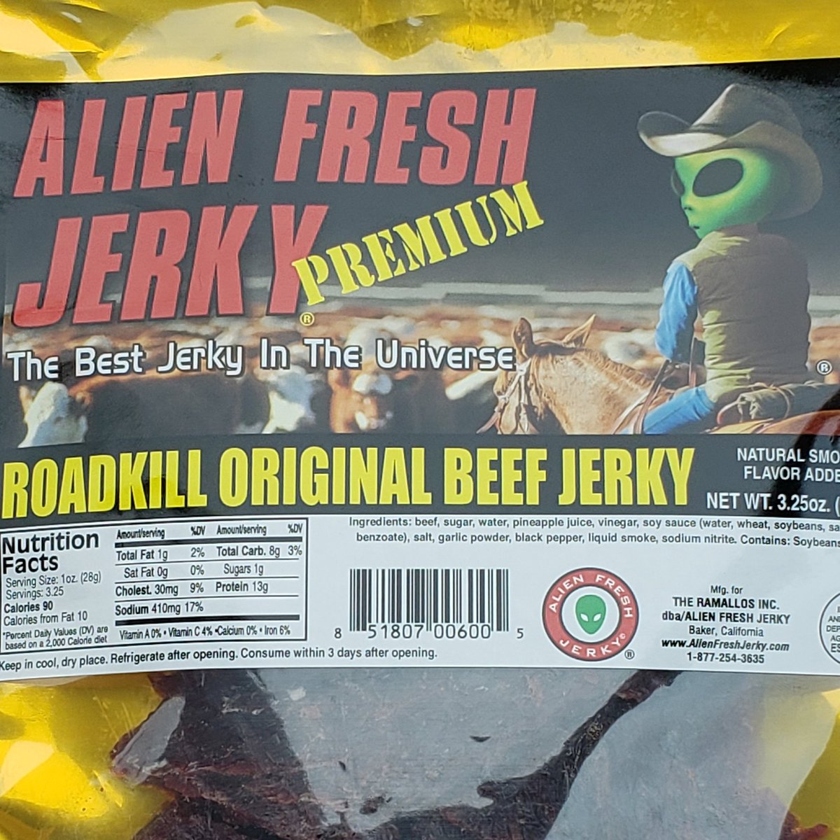 MichelleGorelow's tweet photo. Finally got me some #alienjerky. Hard decision between Roadkill and Abducted Cow. #alientravelcenter. #notinroswellnm. https://t.co/PDjO9UedN3