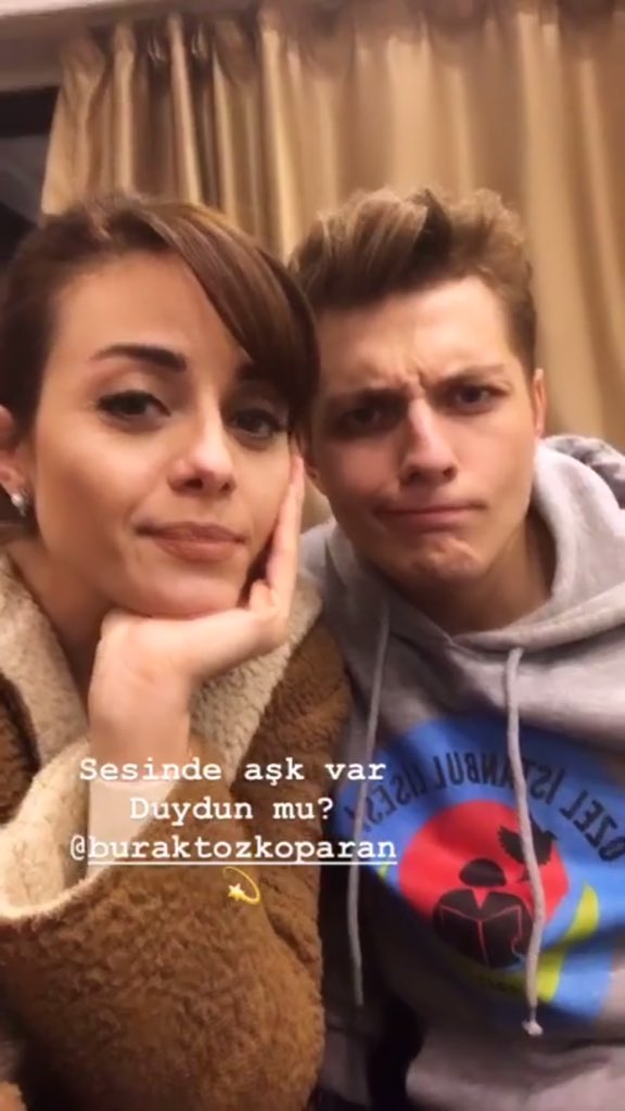 anaaa 😍 bizim burak’la deniz barut ohaa bilmiyordum aynı filmde oynadıklarını ahh damla keşke kabul etseydin sen de teklifi