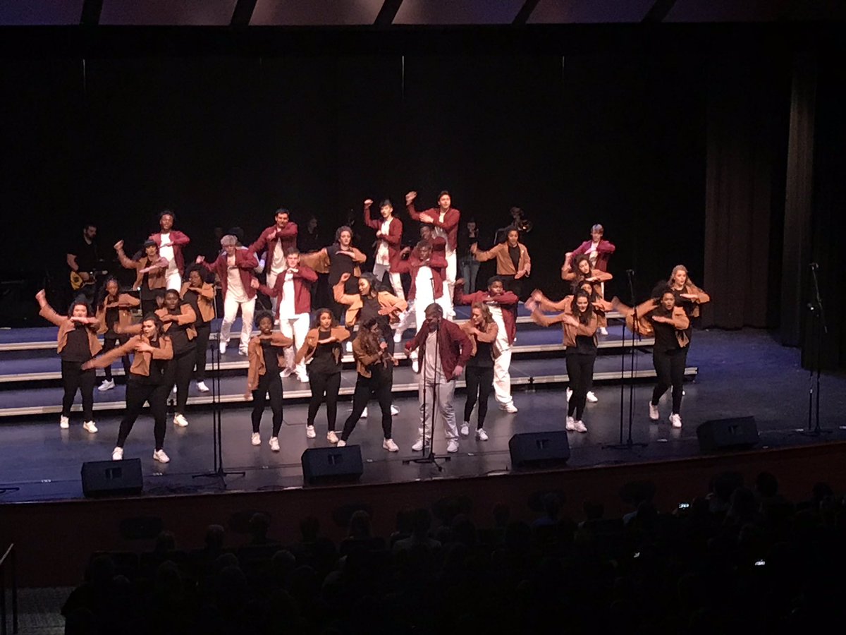 wen_nance's tweet photo. Sylacauga High “SIGNATURE” Alabama talent rock’n the stage at #jasi2019 https://t.co/pXn1fOztBz