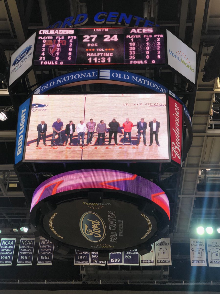 Aces honor 1999 basketball team at half!  Great team. Thx fir all you did for Evansville!