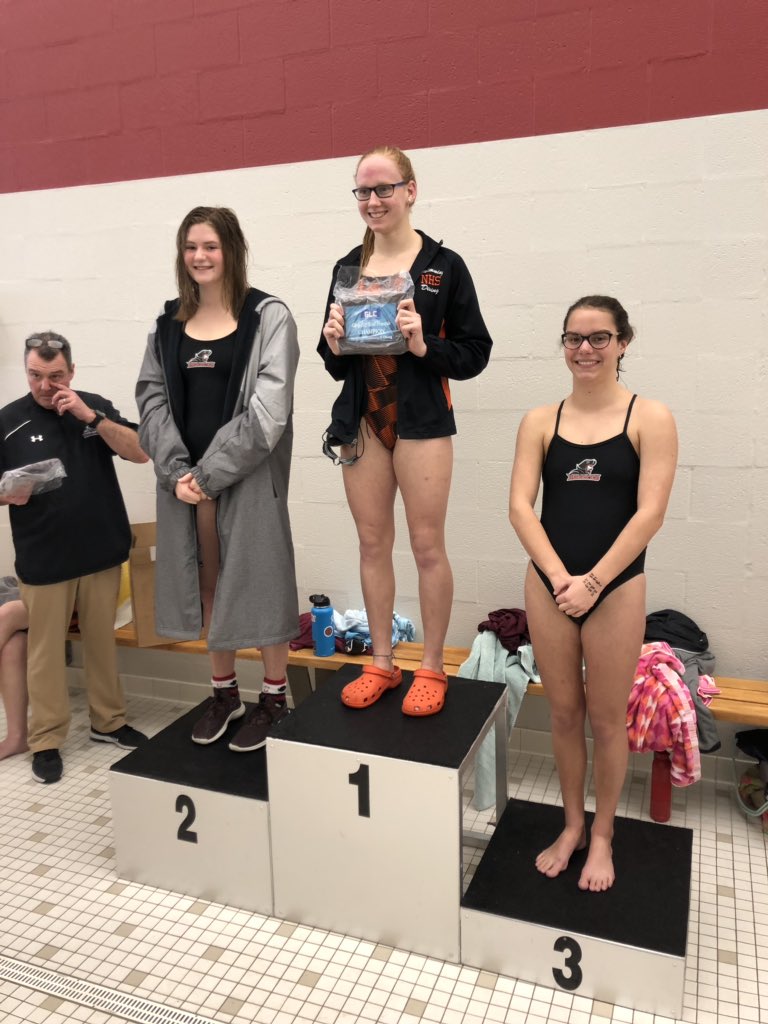 RR girls take 2-3 in 200 freestyle!