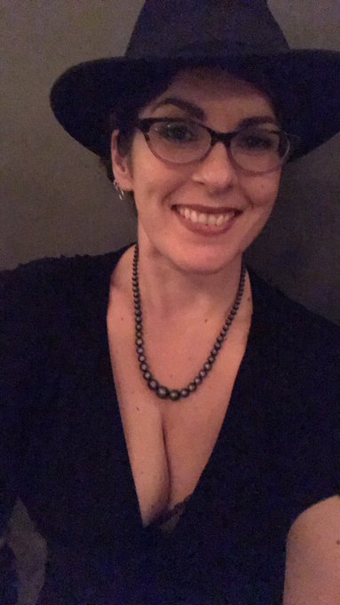 Anybody wanna send this birthday girl some Grubhub love? I want moar sushi! https://t.co/wpV7bwJB5Z