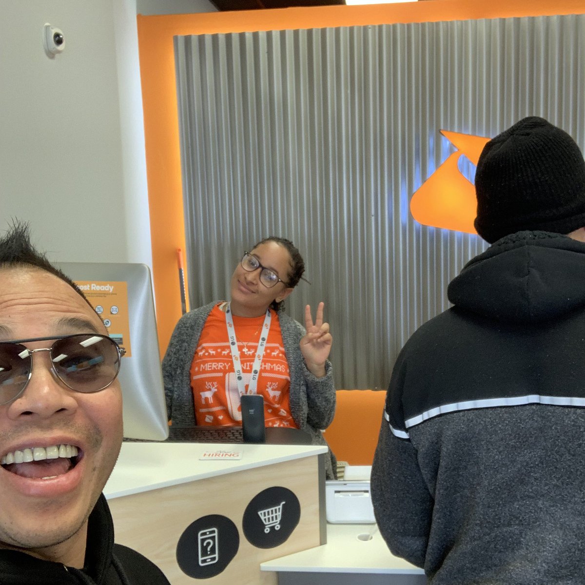vtruongcao's tweet image. Throwing up the ✌🏼 when you flip that one line to 4 🔥🤑 #VIPwireless #Fam #BYOD #PhillyHustle #MidAtlanticGrind @JayMiglionico @spgjamieb @SMcgowan763 @Eric_K_Wong @SPG_Barwell
