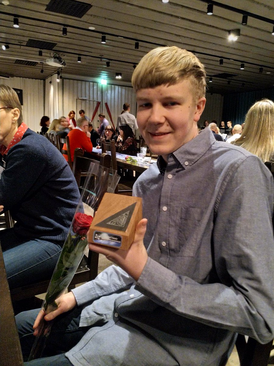 #Suunnistusliitto on palkinnut kauden 2018 parhaat #suunnistus'toimijat. Tänään Kisakallion urheiluopistolla Petteri Hakala palkittiin Vuoden Tarkkuussuunnistaja palkinnolla. #onnea