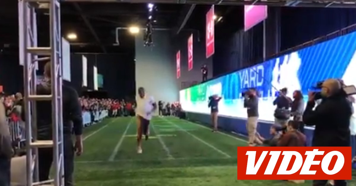 Vidéo : Usain Bolt plus rapide que les joueurs de foot US au célèbre 40 yards de référence ow.ly/Vs2h30nytqL