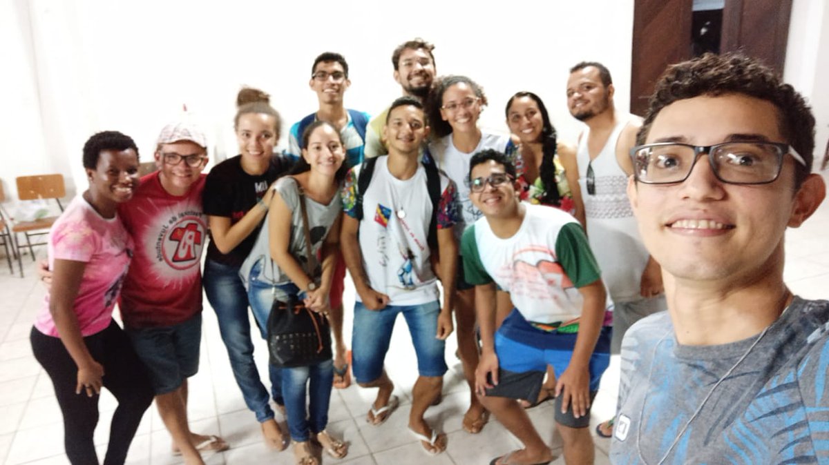 gildean_farias's tweet photo. “Como é bom que os jovens sejam ‘caminheiros da fé’, felizes por levarem Jesus Cristo a cada esquina, a cada praça, a cada canto da terra” (Papa Francisco) Reunião mensal da Coordenação Arquidiocesana da PJ de São Luís.
#CAPJ #PJArquiSL #ParóquiaDaLuz #VemMissãoJovem 👣🌵🌻❤📖🉑 https://t.co/o6FR7EuEtB