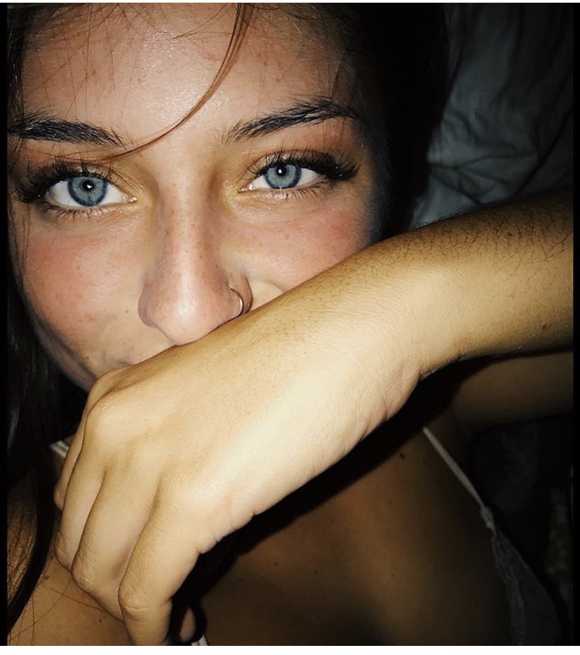 lulubiebs123's tweet photo. @carliejacksonnn ❄️💧💙 https://t.co/OwIX1DwB59