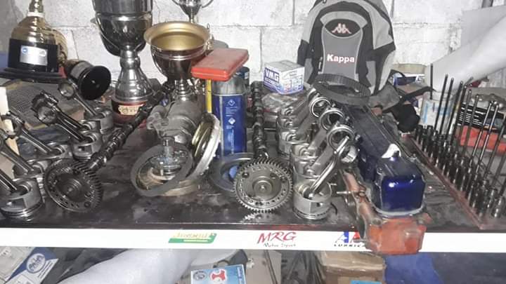 ENTRECURVAS901's tweet photo. El piloto de #LosAntiguos #SantaCruz Gabriel Gonzalo trabaja a pleno en la "chevy". El subcampeón del #TCAustral espera llegar al inicio de temporada de la mejor manera desde lo mecánico y presupuesto. Sin lugar a dudas será un año difícil. https://t.co/tkCIgZtNjH