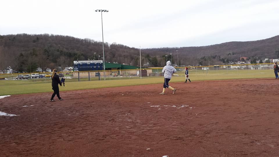 UPBSoftball's tweet photo. So on this day in 2016, we practiced outside! Crazy to think.....#upbsb #springcantcomesoonenough #LETSEAT https://t.co/pnAB68G9YB