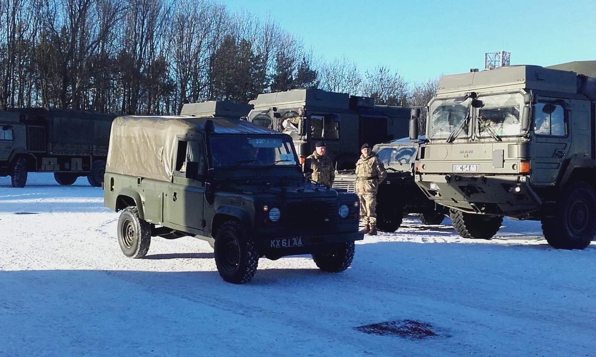 154ScottishRegt's tweet photo. Exercise Burns Rover - getting a weekend playing with the trucks in the snow! ☃️#LogisticsInScotland #WeAreTheRLC #SnowyScotland https://t.co/21oftJhPMV