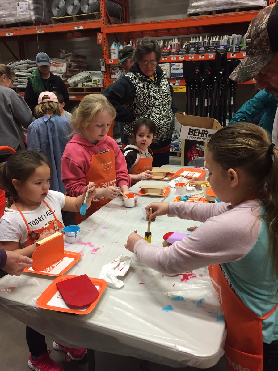 Tbowers8975's tweet photo. #redhotredding Kids Clinic in full effect with almost 200 kids building heart boxes. These are the times to cherish. Great job team. @SethPlumb @shellytaylor442 @JerradSymmes @rockinrobinrock https://t.co/XgmnhPaFLi