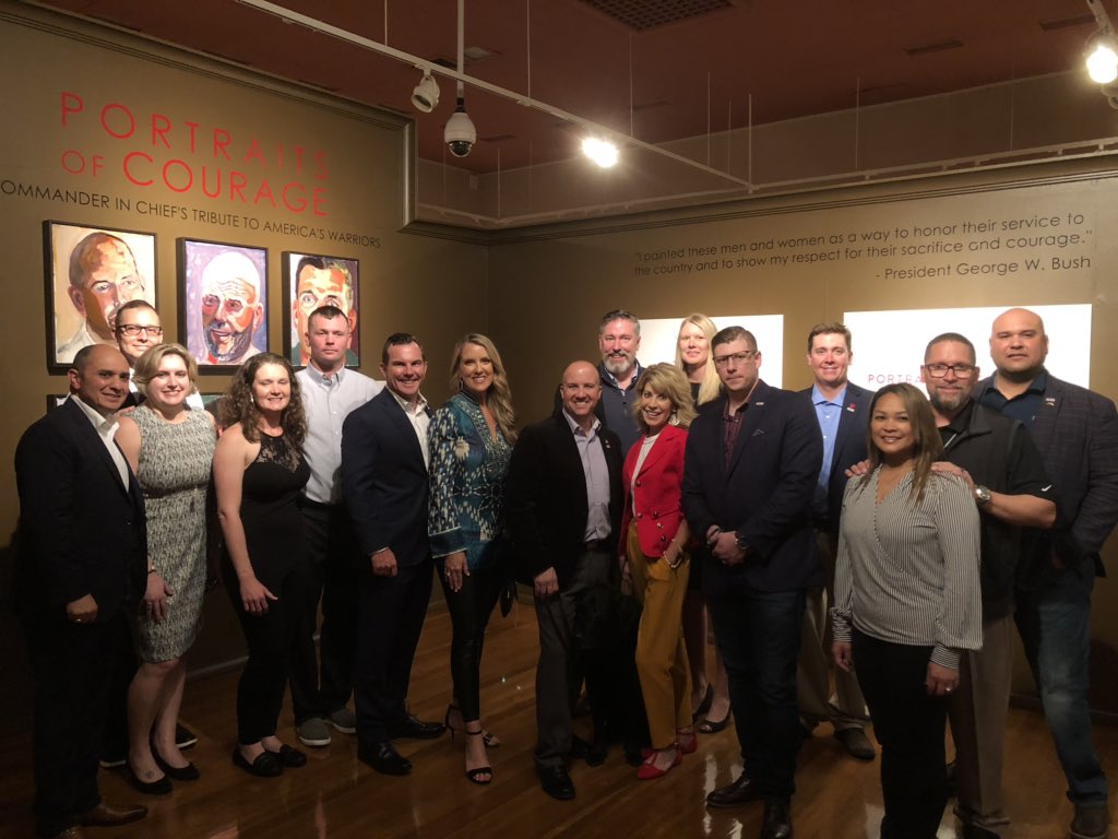 MiguelHoweMSI's tweet photo. Florida residents, come see President Bush’s Portraits of Courage now on display @FourArts. In Palm Beach FL. #Team43 and families came to support &amp; meet the public. Awesome to spend time with these great leaders. @TheBushCenter https://t.co/Rj0ZcLtlhd
