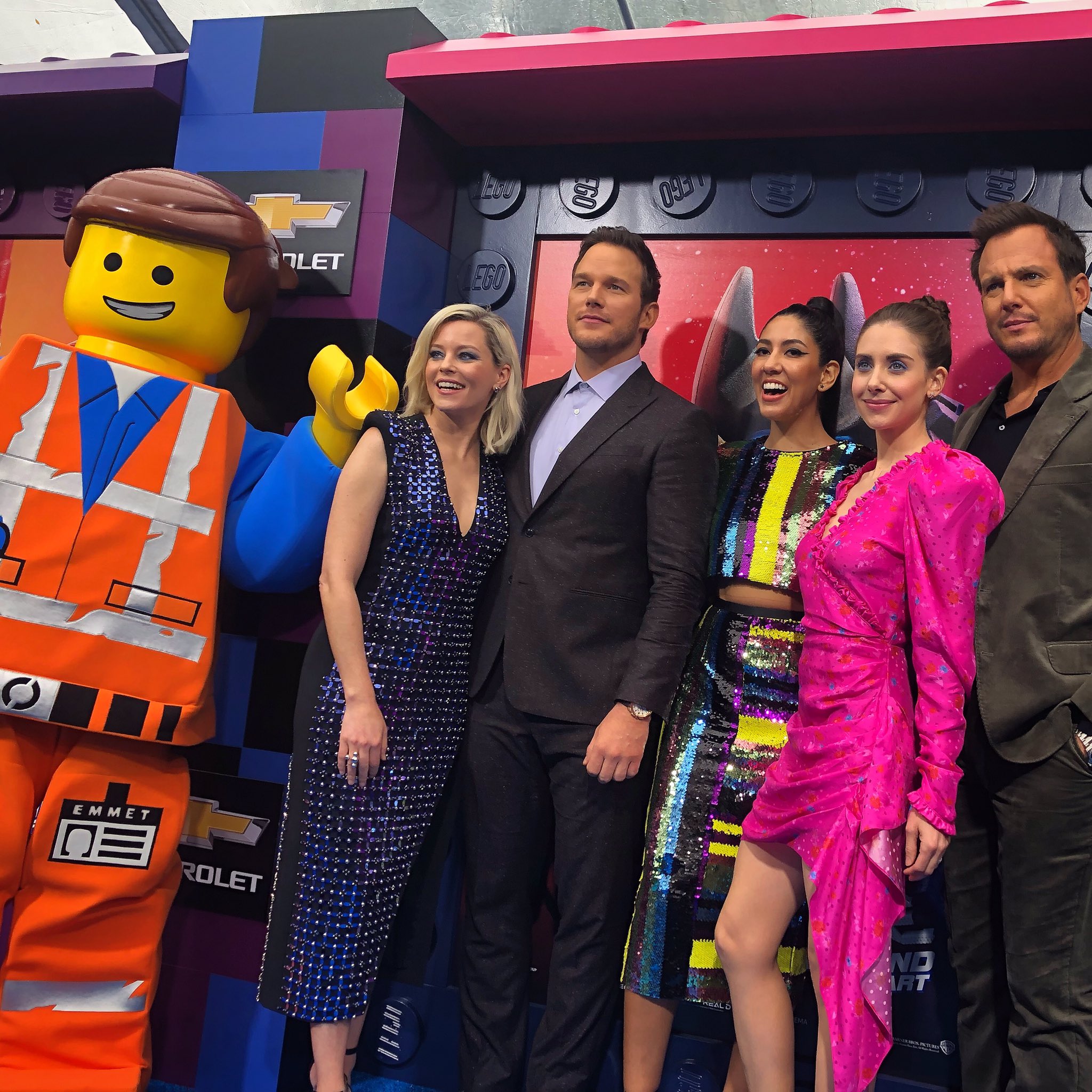 I detaljer Opgive passe The LEGO Movie 2 on Twitter: "They come in pieces. That's a wrap on the  world premiere of #TheLEGOMovie2! See it in theaters everywhere February 8.  https://t.co/2tBrhYbwjx" / Twitter