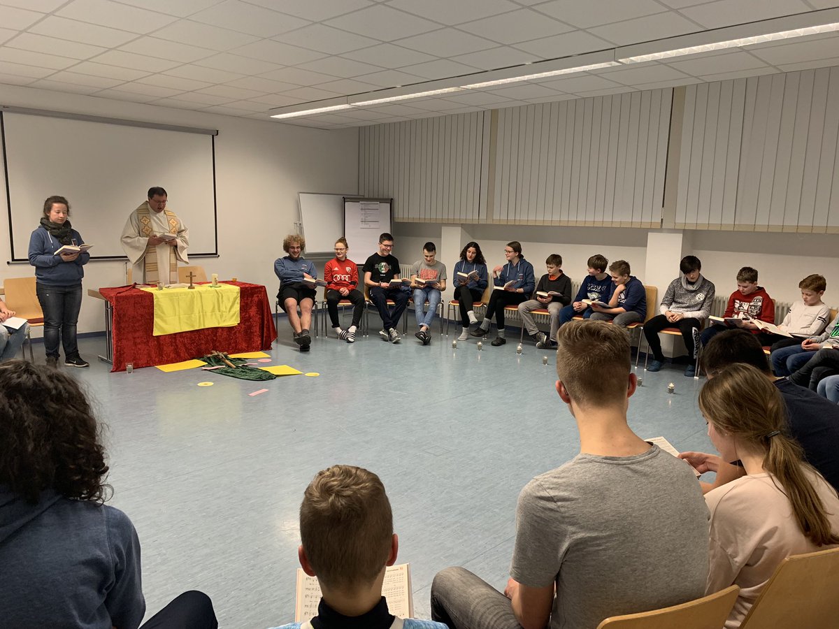 HerzJesuIN's tweet photo. Unsere #Firmlinge sind dieses Wochenende in #Morsbach um sich auf den Empfang des #Sakraments vorzubereiten. https://t.co/LQRmBKJEkh