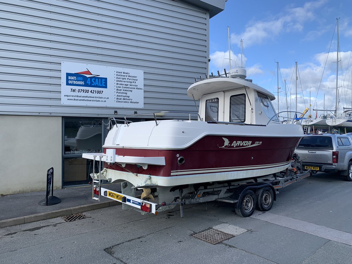 BAO4S's tweet image. Latest Stock arrival for @BAO4S is this Arvor 230as. Cummins 150hp Diesel Inboard. Will be going through the workshop and then on display with us onsite at the @yachthavenquay 

Full details available here

boatsandoutboards.co.uk/Fishing-Boats-…

@BAOBuk 
@