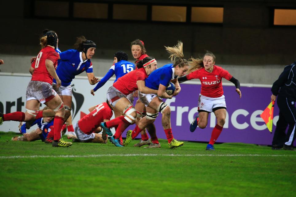 RugbyPass_FR's tweet photo. Le #XVdeFrance féminin franchit la 1re marche du @SixNations_FR 2019 en battant la @WelshRugbyUnion 52-3 

📰 https://t.co/t2WOlHhwqF #RugbyFeminin #FRAvWAL #FRAPDG https://t.co/ZdQ5NJZfQr