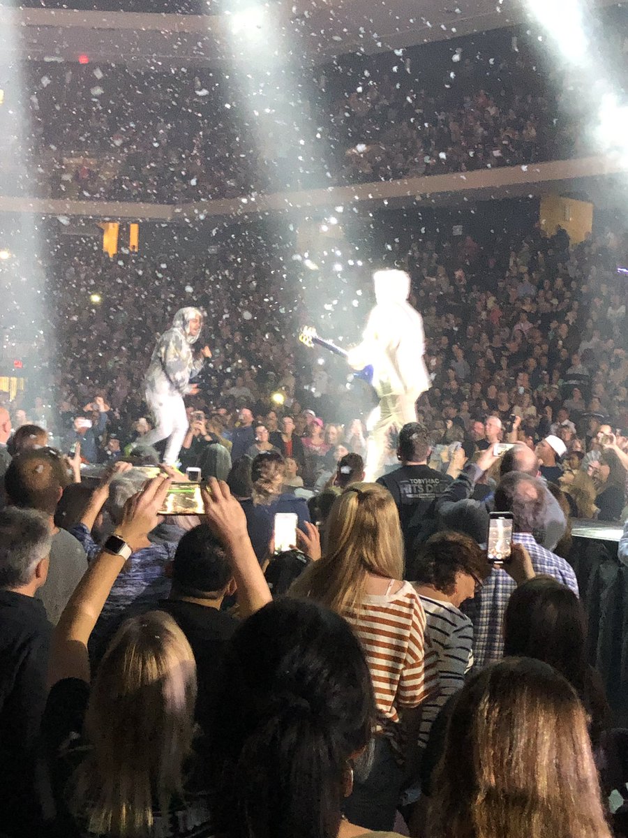 txlady318's tweet photo. @tobymac 
@jeremycamp 
@jordan_feliz 
@IAmAaronColee 
@MessengersMusic 
@ryansmusic 
Amazing show last night in Cypress, TX!  Can’t wait for the next one! https://t.co/6zhH1iwtpS