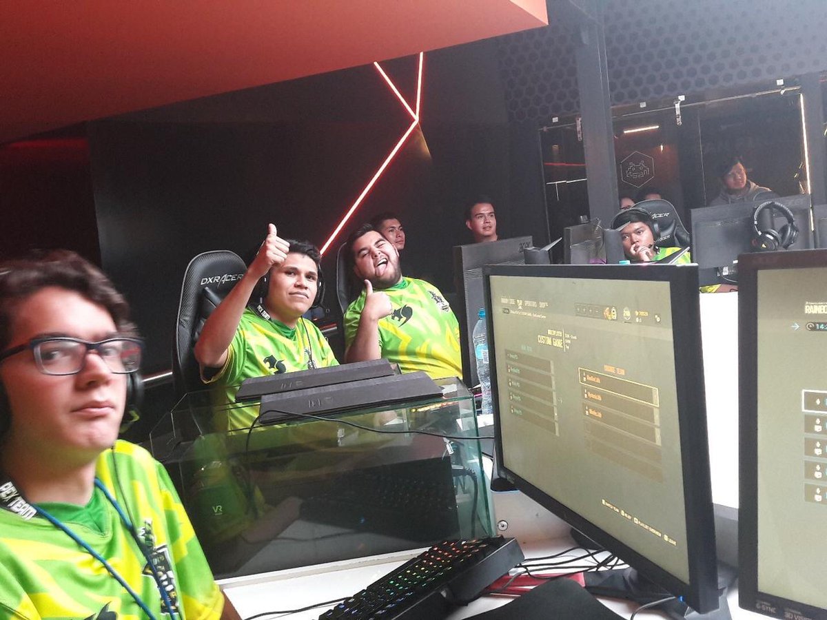 pex_team's tweet image. ¡Ganamos! Gracias chicos por poner en alto esta temporada a PEX, buen juego @AthlonGaming.

¡INVICTOS! 💪🍍

#GoPEX #SuerteEnPex #TodosSomosPex #RainbowSixSiege